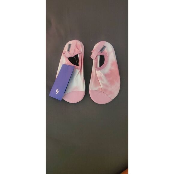 NWT WATELVE TODDLER WATER SHOES. - Picture 1 of 5